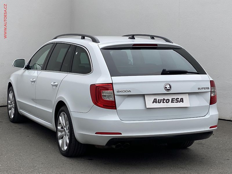 Škoda Superb (2015) 2.0 TDi, Ambition, DSG, navi - fotka 6 z 19