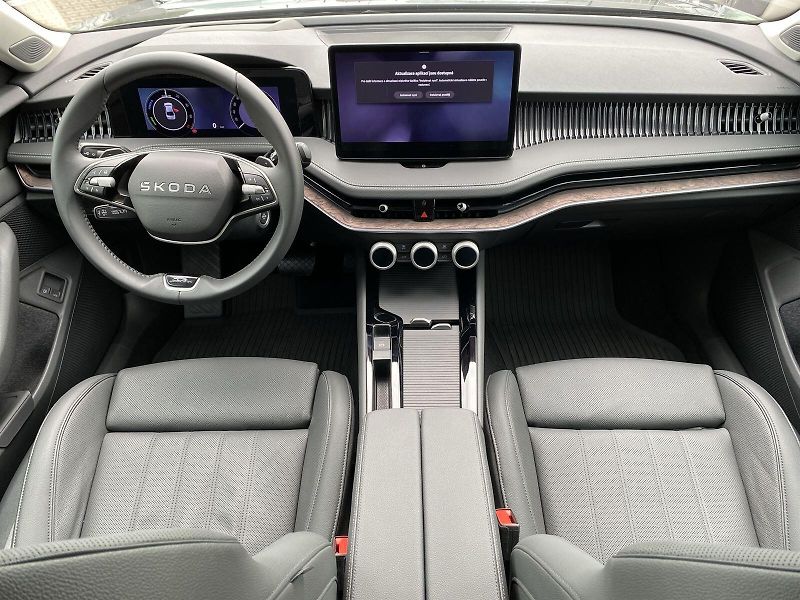 Škoda Superb (2025) 1.5 TSI iV DSG L&K - fotka 5 z 36