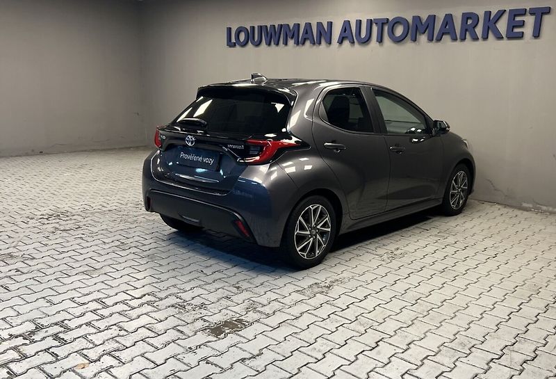 Toyota Yaris 1,5 Hybrid AT COMFORT STYLE TE - fotka 2 z 16