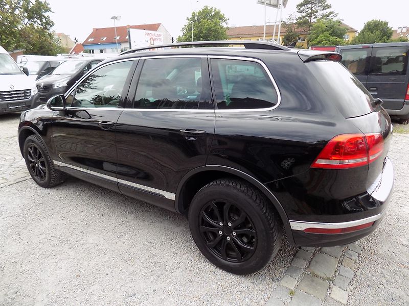 Volkswagen Touareg 3,0TDI 193 KW 4X4 DSG - fotka 16 z 51