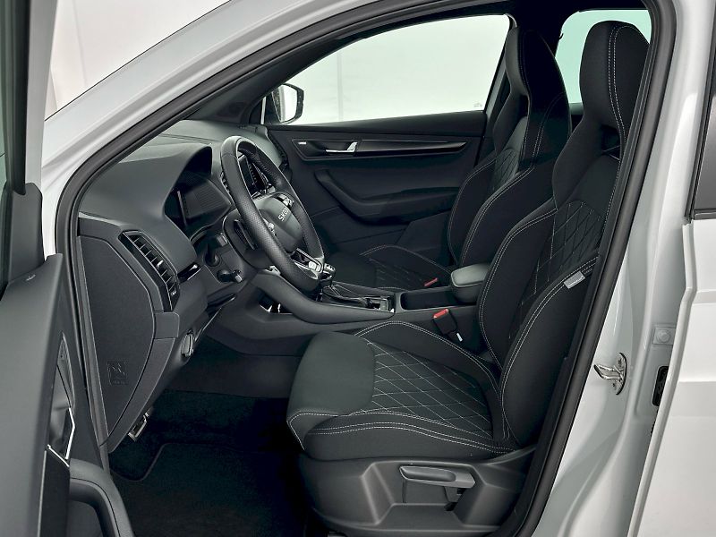 Škoda Karoq (2026) DSG 2.0TDI 110kW 4x4 SportLine - fotka 7 z 35
