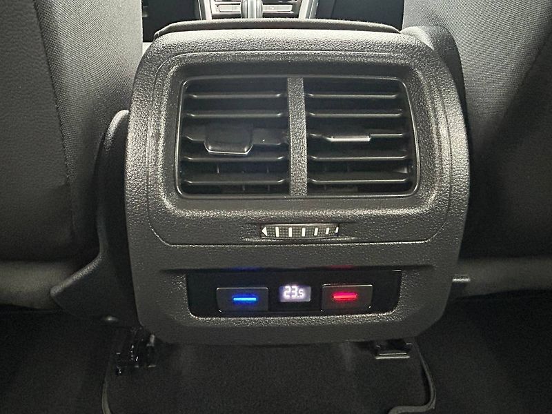Volkswagen Touran (2022) 1.5 TSI 110kW DSG tažné - fotka 32 z 33