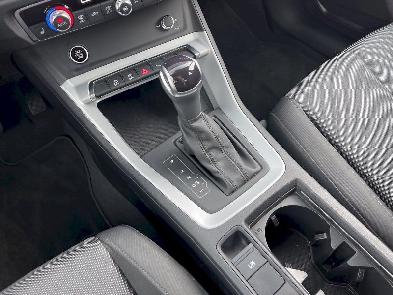 Audi Q3 (2023) 1.5 35 TFSI 110 kW S-Tronic - fotka 12 z 32