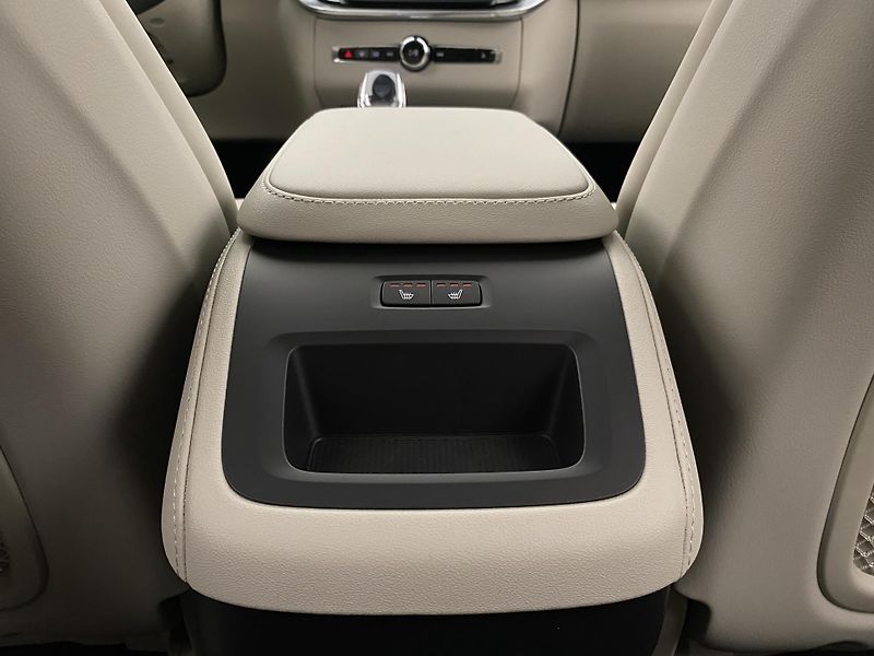 Volvo XC90 (2026) B5 AWD AUT BRIGHT PLUS 7míst - fotka 71 z 71