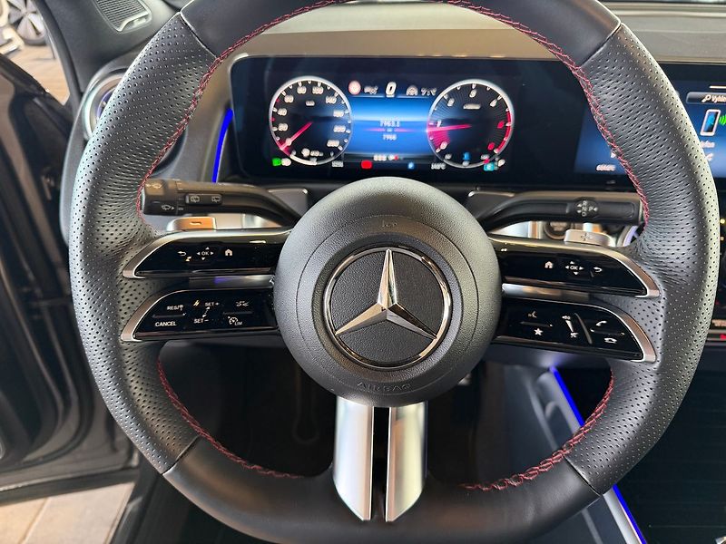 Mercedes-Benz GLB 200d AMG - fotka 13 z 21