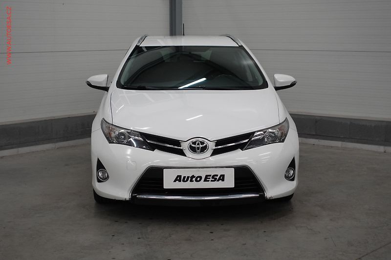 Toyota Auris (2015) 1.4D, 1.maj,ČR, autoAC - fotka 2 z 21