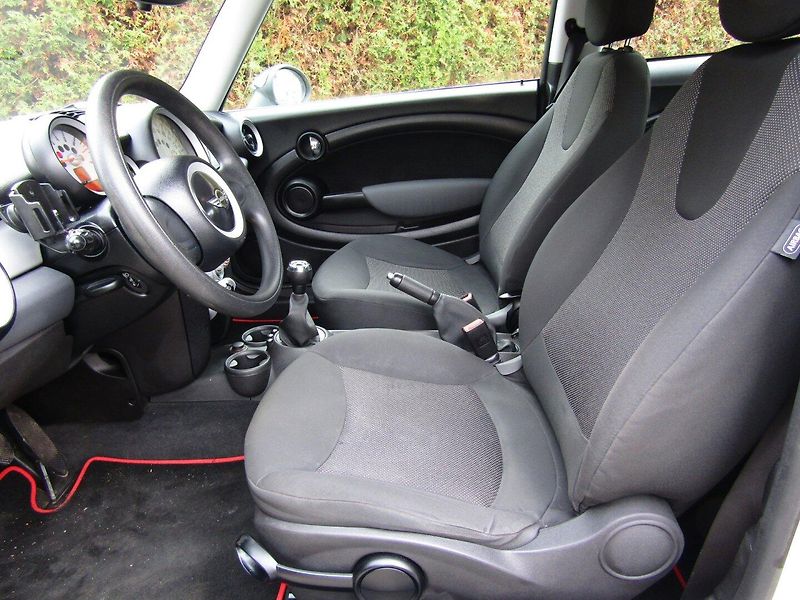 Mini One (2009) 1.4 16v 55kW  NOVÁ SPOJKA - fotka 17 z 33