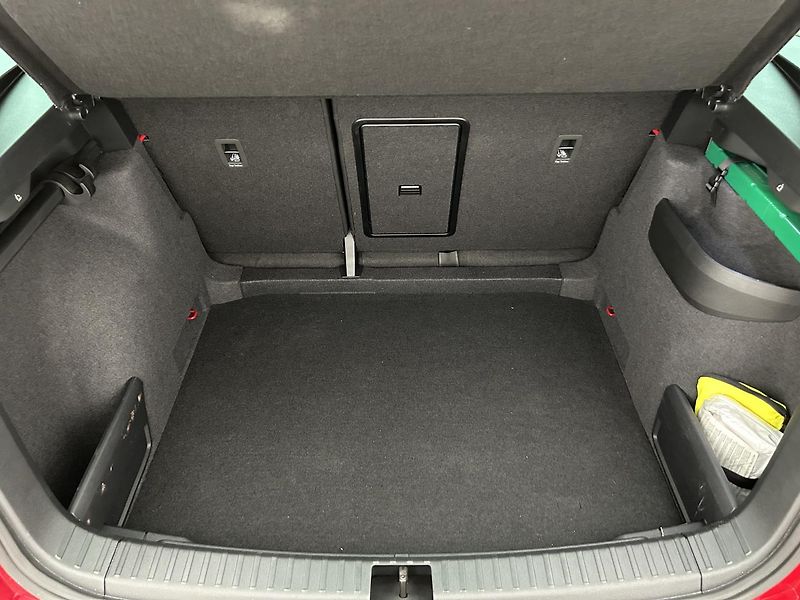 Škoda Karoq 1.5 TSI SportLine - fotka 28 z 31