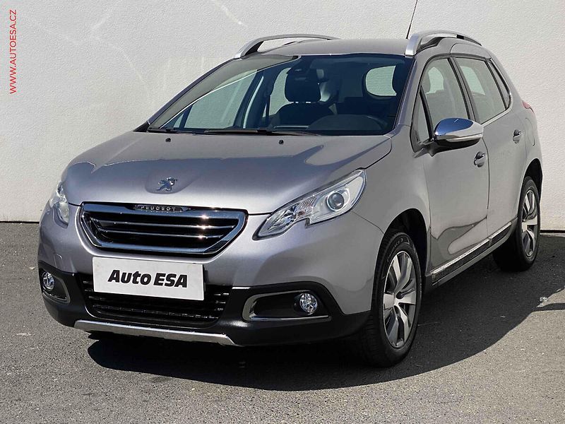 Peugeot 2008 (2016) 1.2PT, Allure, AT, navi - fotka 3 z 15