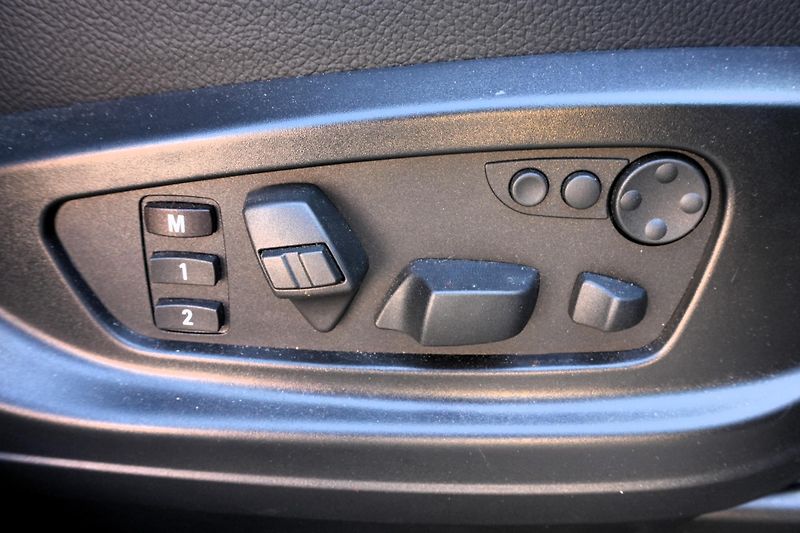 BMW X6 30d, Webasto, LED, HUD, Tažné - fotka 37 z 37