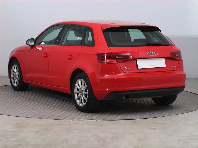 Audi A3 (2014) 1.2 TFSI, Automat, Bi-Xenony - fotka 4 z 14