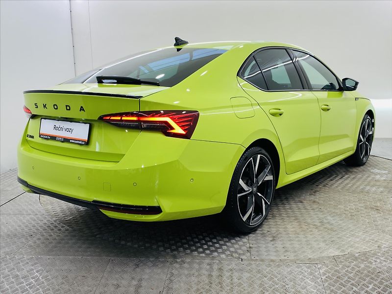 Škoda Octavia 1,5 TSI DSG 110kW SportLine - fotka 2 z 25