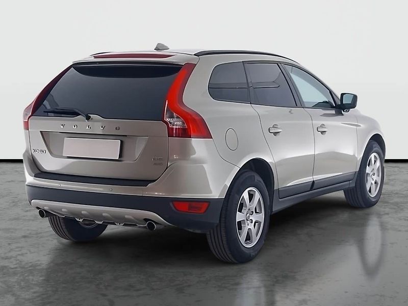 Volvo XC60 (2011) D5, 4X4, Automat, Kůže - fotka 5 z 19