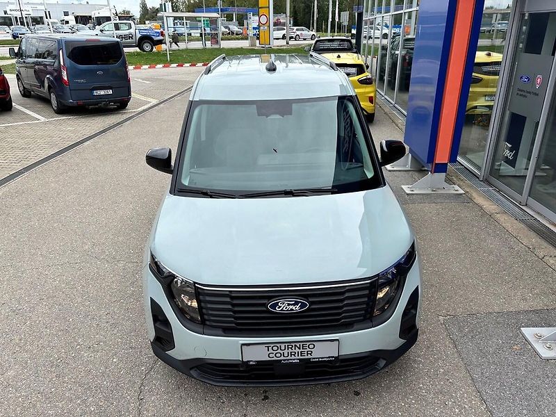 Ford Tourneo Courier (2026) Titanium, Tourneo, 1.0 EcoBoos - fotka 7 z 31