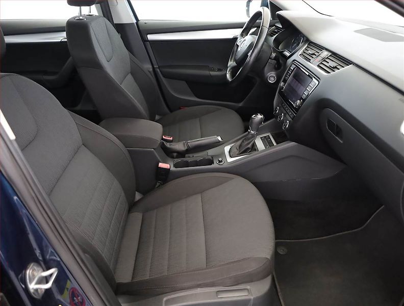 Škoda Octavia (2012) Elegance 2.0 TDI, Automat - fotka 7 z 17
