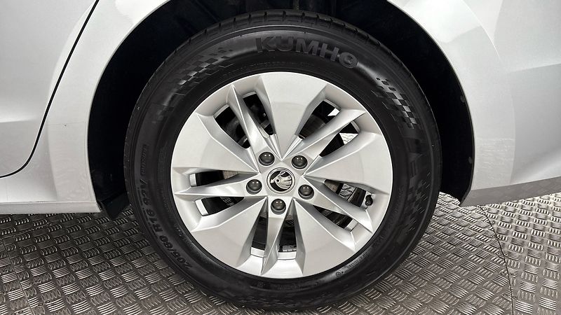 Škoda Octavia 1.0 TSI E-Tec DSG Ambition Com - fotka 19 z 23