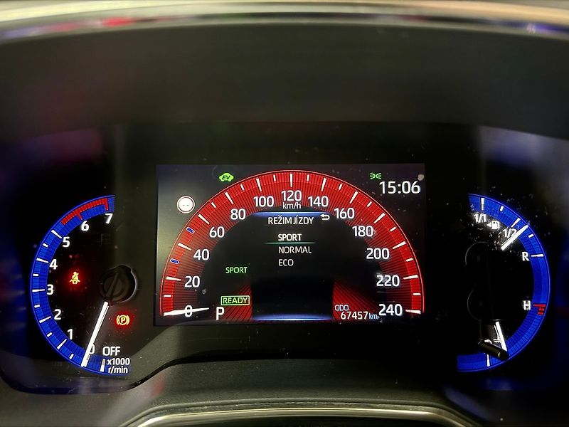 Toyota Corolla 1.8 Hybrid e-CVT COMFORT, ACC, - fotka 16 z 24