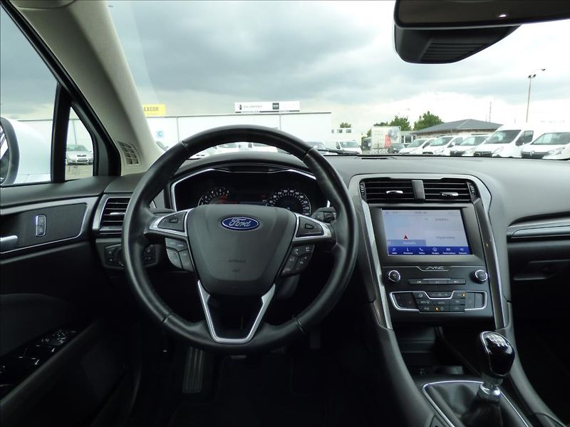 Ford Mondeo 2,0 LED,Navi,Titanium servis - fotka 13 z 72