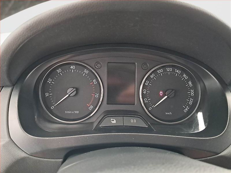 Škoda Rapid (2013) Ambition 1.2 TSI - fotka 11 z 17