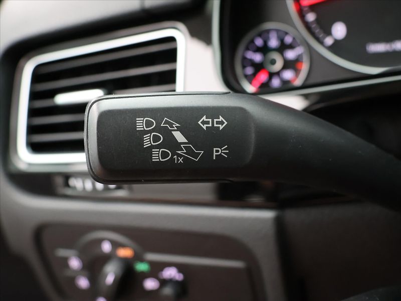 Volkswagen Touareg 3,0 TDI DSG 4M Exclusive 1.Maj - fotka 18 z 37