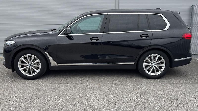 BMW X7 xDrive40i - fotka 3 z 16