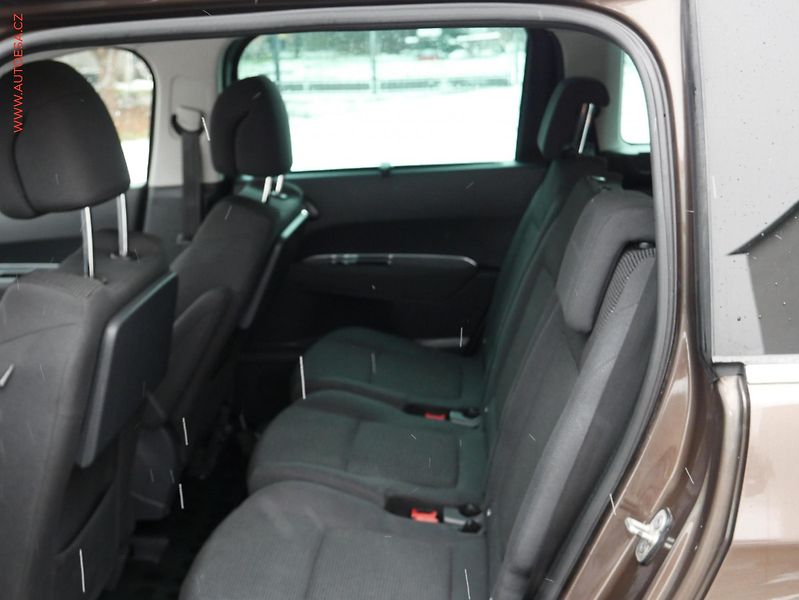 Peugeot 5008 (2015) 2.0 HDi, ČR, Active, AT - fotka 10 z 18