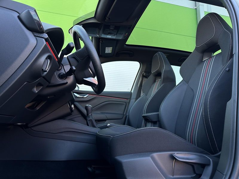 Škoda Scala 1.5TSi Monte Carlo 150PS NAVI - fotka 15 z 56