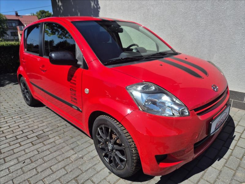 Daihatsu Sirion 1,0 i 51Kw Klima ALU - fotka 9 z 26