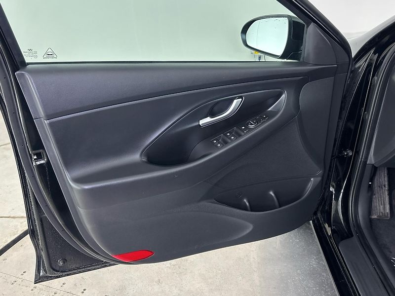 Hyundai i30 Smart DCT - fotka 13 z 27