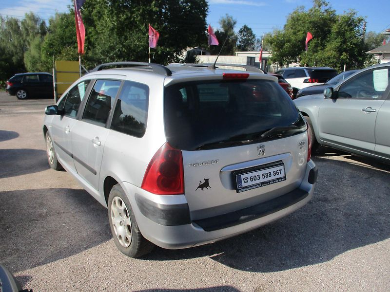 Peugeot 307 (2003) combi 2,0 HDi - fotka 4 z 11