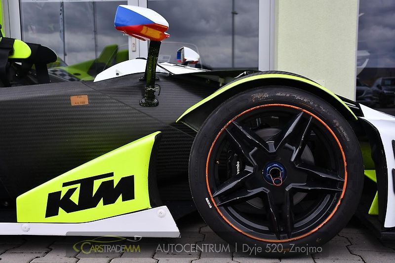 KTM X-Bow - fotka 24 z 27