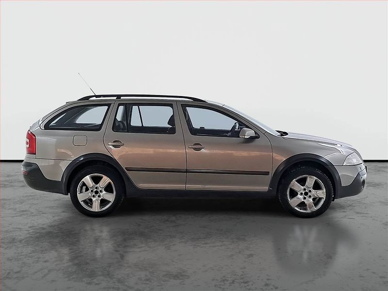 Škoda Octavia (2006) Scout 2.0, 4X4, po STK, Tažné - fotka 6 z 21