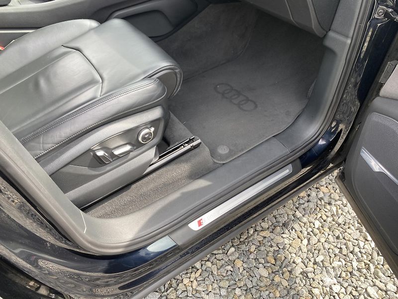Audi Q7 3.0TDi 4x4 270PS S-LINE 7MÍST! - fotka 138 z 173