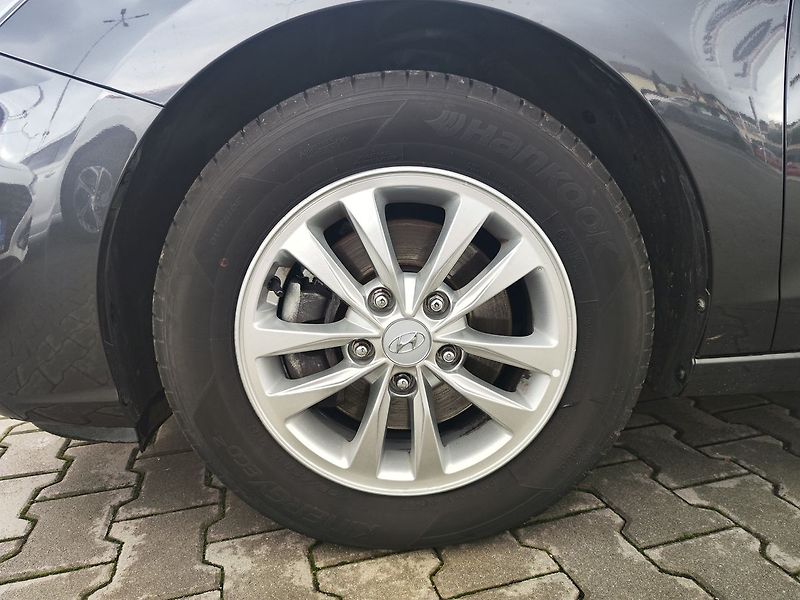 Hyundai i30 1.0 T-GDI/88kW Comfort - fotka 26 z 27
