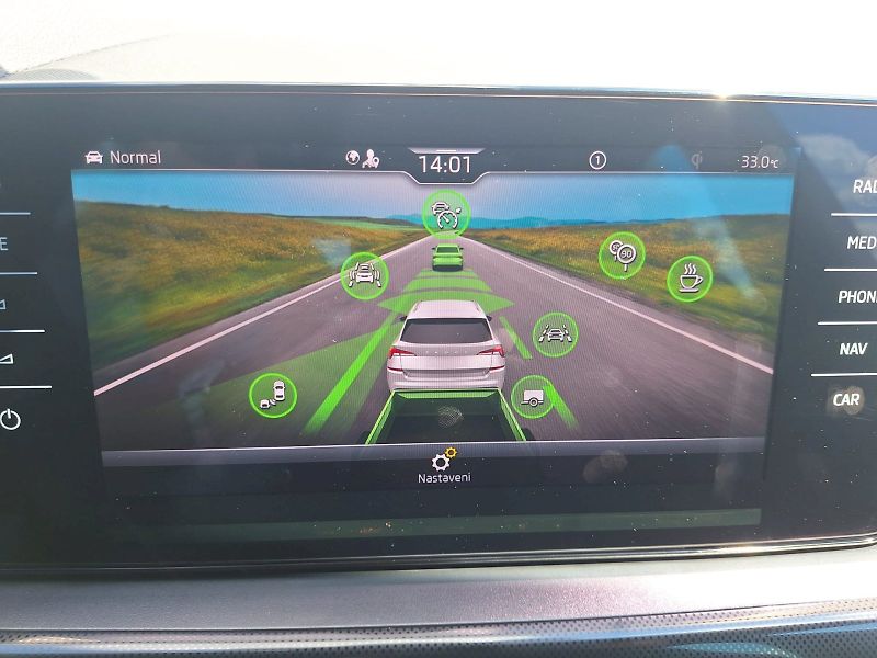 Škoda Kamiq (2021) 1.0 TSI / 81 kW / 7DSG / STYLE - fotka 33 z 35