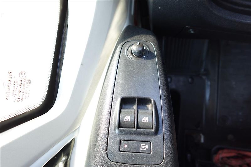 Peugeot Boxer 2,0 HDI  L1H1 CHLAĎÁK KLIMA - fotka 16 z 24