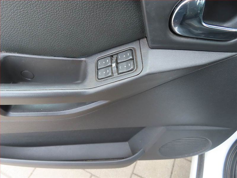 Opel Meriva (2009) 1.7 CDTI, Serv.kniha, nová STK - fotka 16 z 18