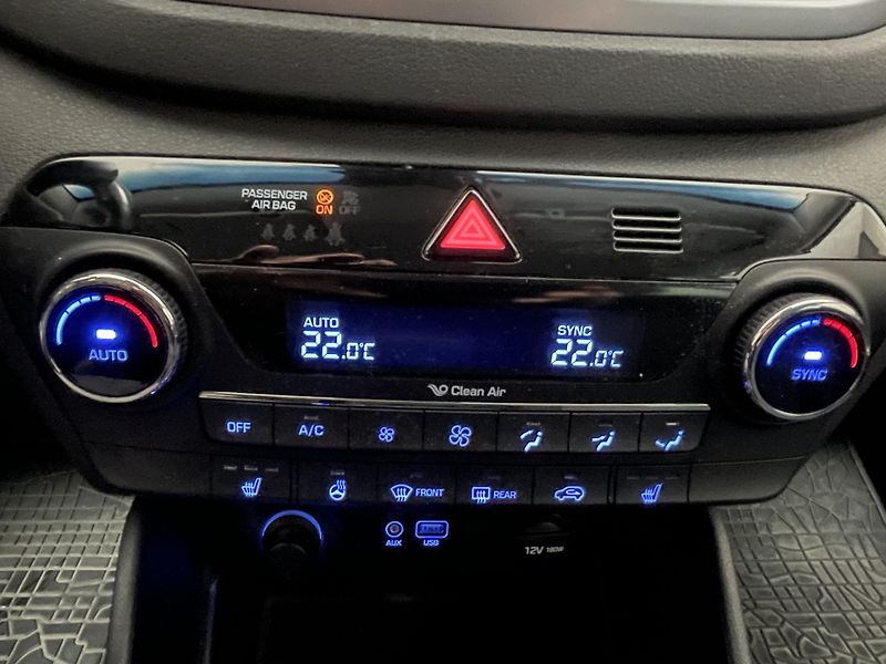 Hyundai Tucson 1.6 T-GDi 4x4 AT ČR 1.MAJ SER. - fotka 26 z 28