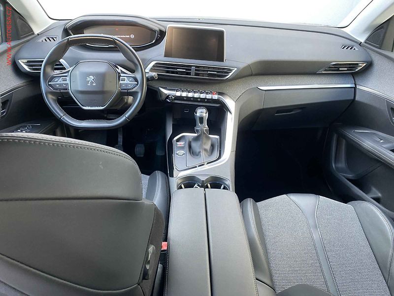 Peugeot 3008 (2020) 1.2 PT, Allure, navi, kamera - fotka 8 z 19