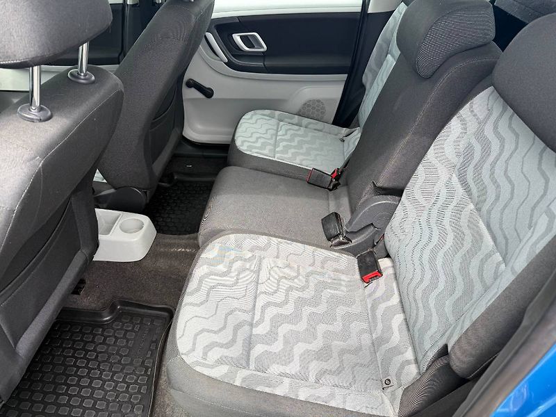 Škoda Roomster (2007) 1.6 16V 77 kW Ambiente - fotka 9 z 20