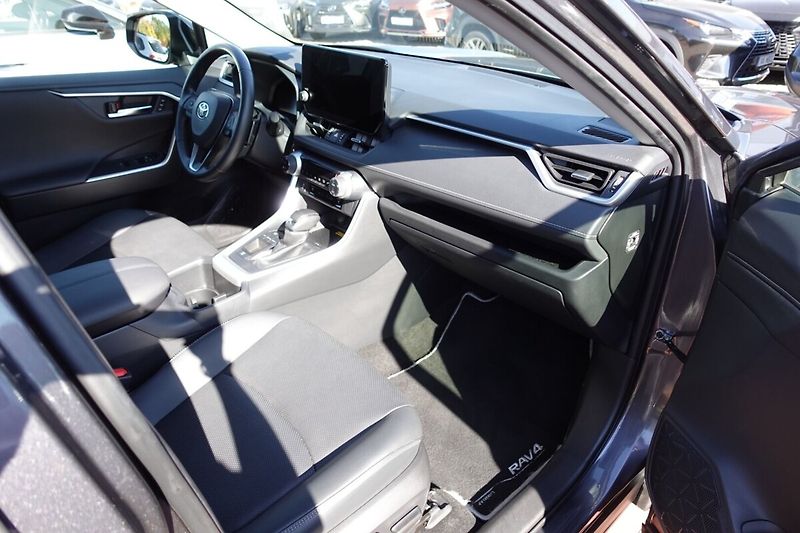 Toyota RAV4 2,5 HEV Executive FWD - fotka 14 z 35
