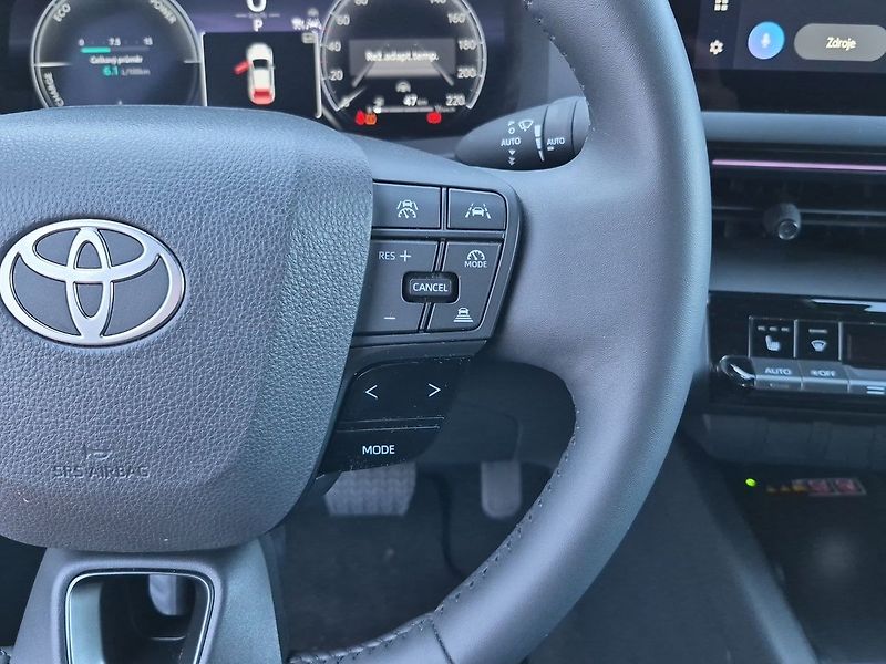 Toyota C-HR 2,0 HEV Executive - fotka 15 z 30