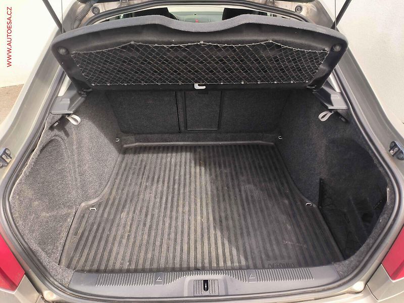 Škoda Octavia (2006) 1.9TDi, ČR, Výhř.sed. - fotka 7 z 17