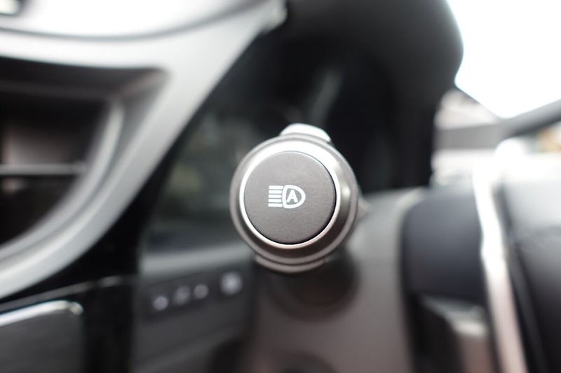 Lexus ES 300h ES300h Business Edition - fotka 21 z 37