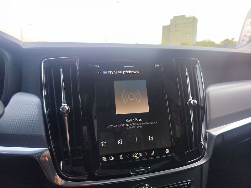 Volvo V90 B5 2.0/184kW Momentum Pro - fotka 20 z 39