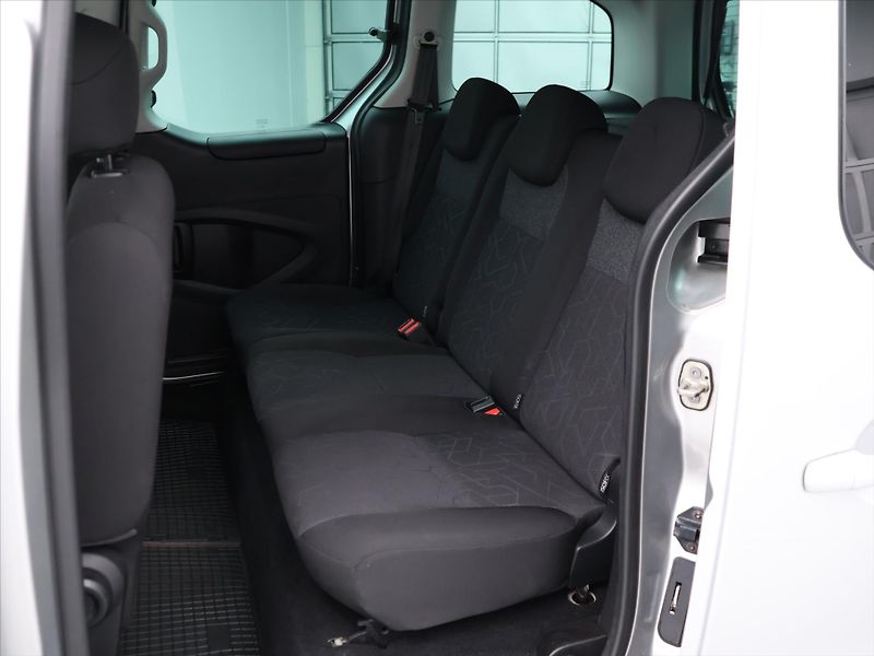 Peugeot Partner Tepee 1,6 HDI  Klima Tažné CZ - fotka 14 z 27