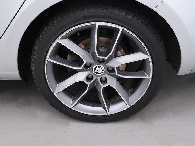 Škoda Octavia 2,0 TDI 135kW DSG 4x4 L&K - fotka 25 z 32