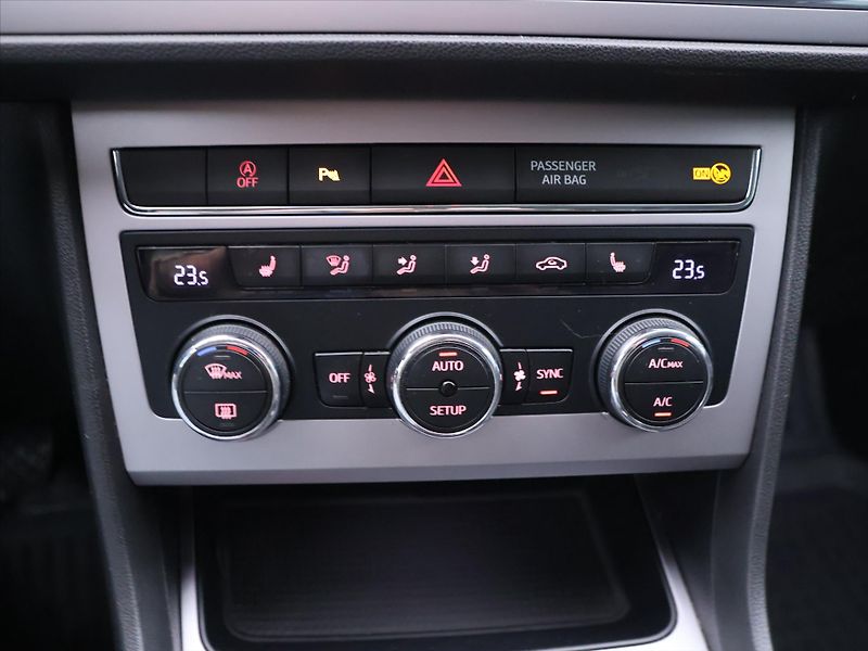 Seat Leon 1,4 TSI 92kW Xcellence CZ DPH - fotka 20 z 30