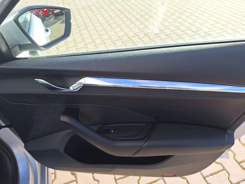 Škoda Octavia (2021) COMBI / 1.5 TSI / 110kW / 6MP - fotka 23 z 34