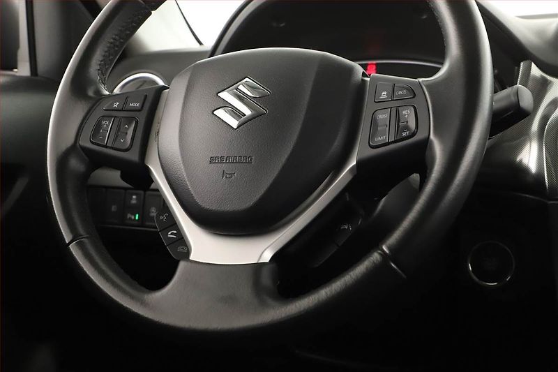 Suzuki Vitara (2021) Elegance 1.4 BoosterJet - fotka 8 z 18